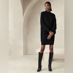 NWT Banana Republic Banana Sweater Dress Size Medium